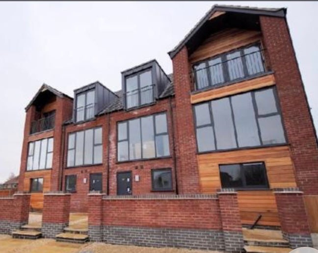 Large Double Room in Modern Town House. Lincoln  Main Photo