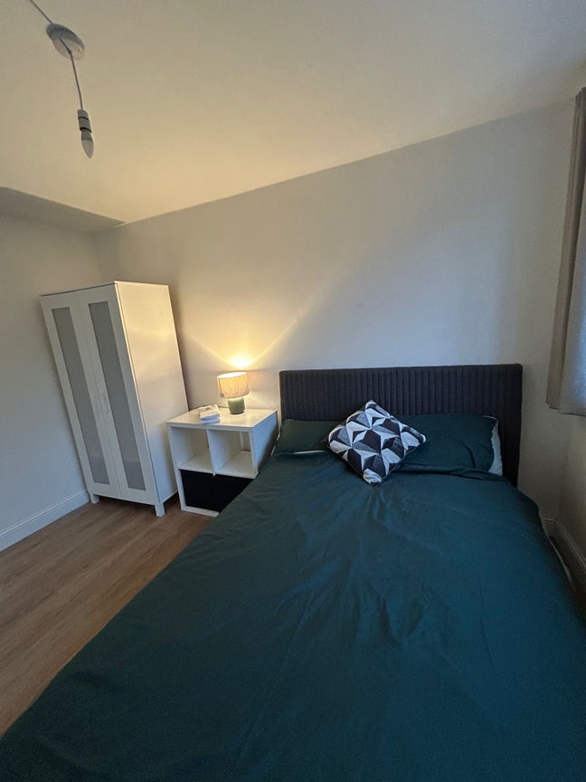 Rooms available  Main Photo