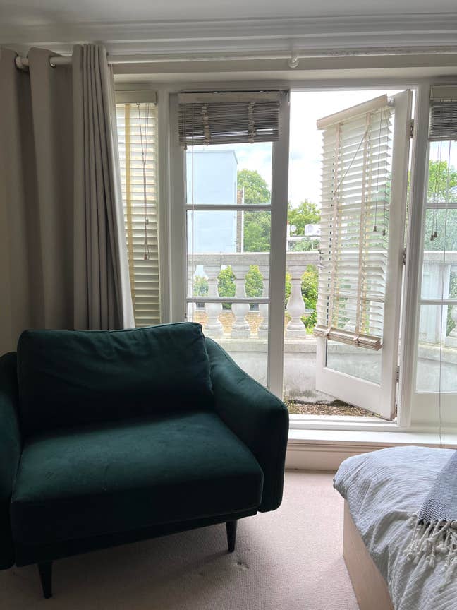 Quiet & Sunny 2-bedroom flat to share Main Photo