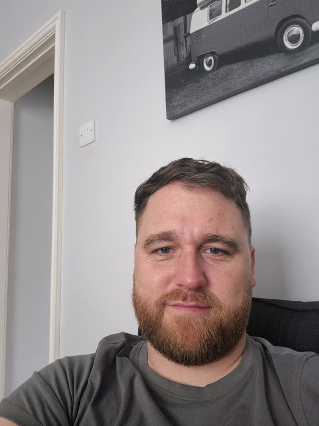 Professional Male seeks a single or double room Main Photo