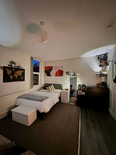 Comfortable Double Room with En-suite Main Photo