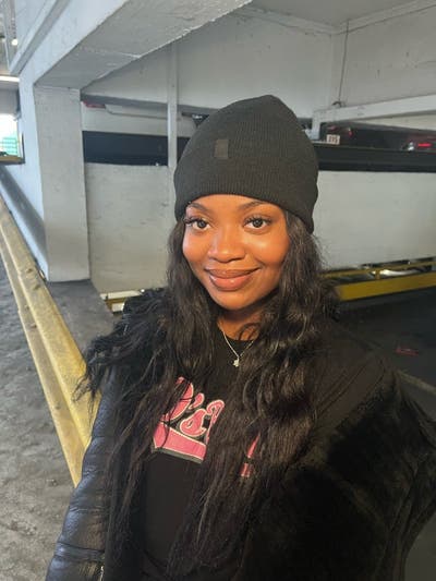 Professional Female seeks a double room Main Photo