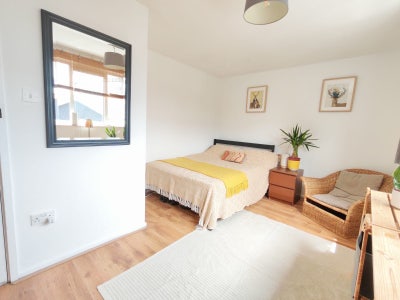 Double room for short term rent Main Photo