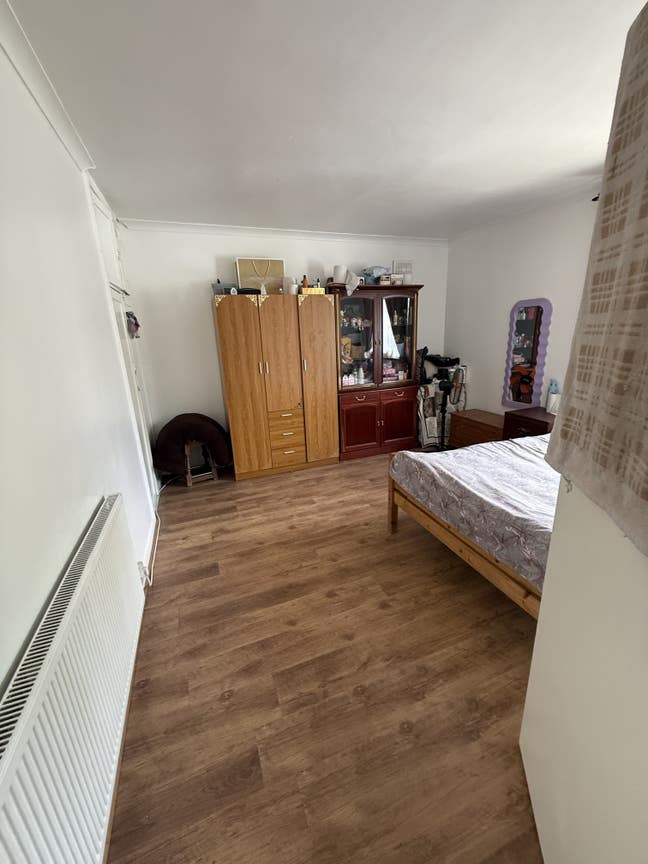 Large Furnished Room to Rent – Bills & Wi-Fi Inclu Main Photo