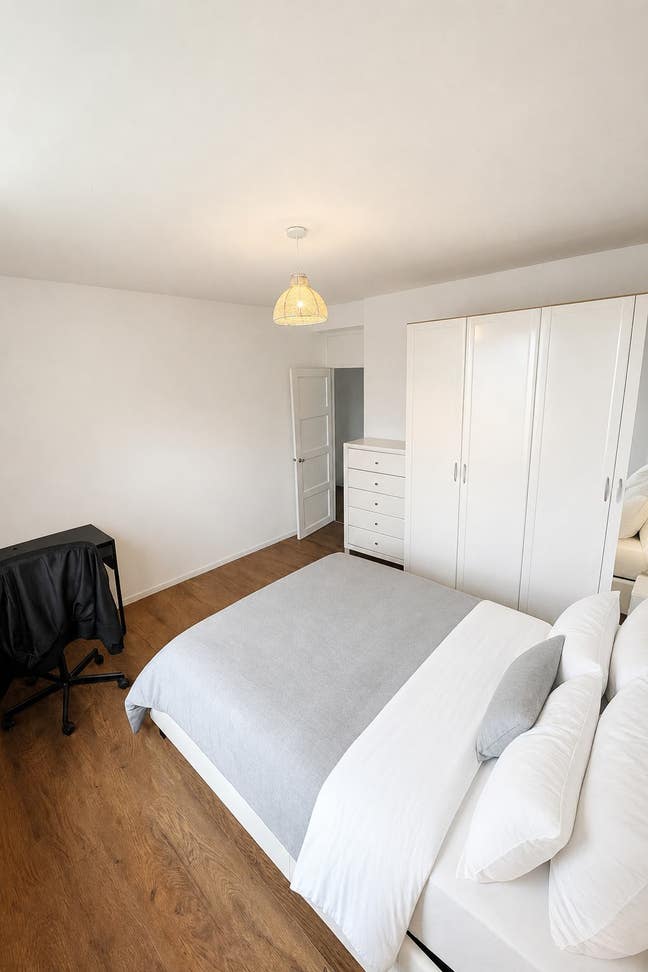 Big Bright Room in Zone 2 / Bow - Mile end Main Photo