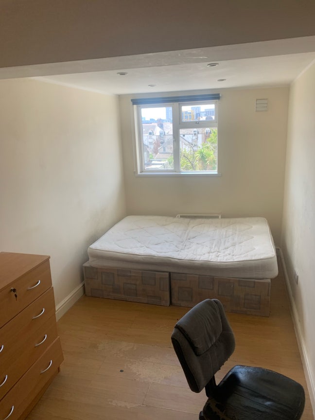 Room for rent in cardiff  Main Photo