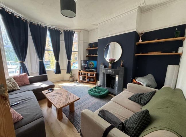Double room in friendly Ashley Down houseshare  Main Photo
