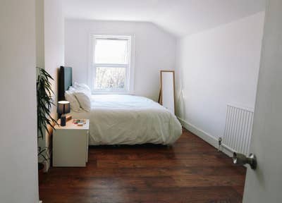 Bright Room in Victorian House / Canada Water Main Photo