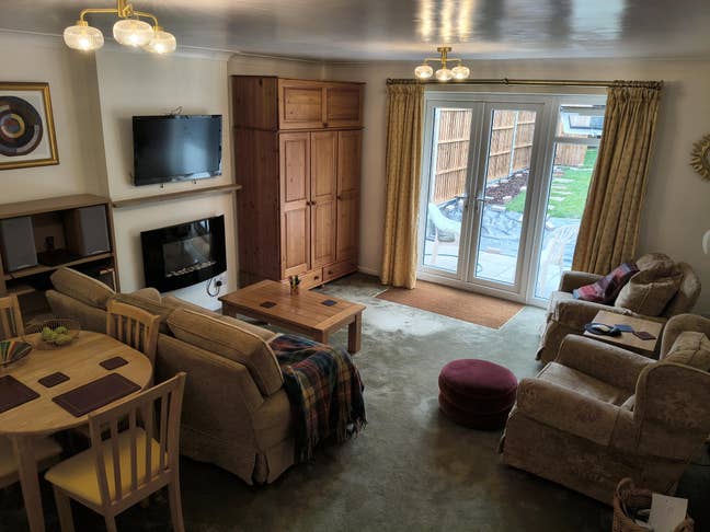Double room in Charlton Kings, newly refurbished Main Photo