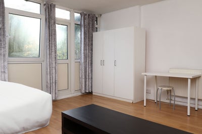 ⚡3 Beautiful Rooms by District Line!⚡ Main Photo