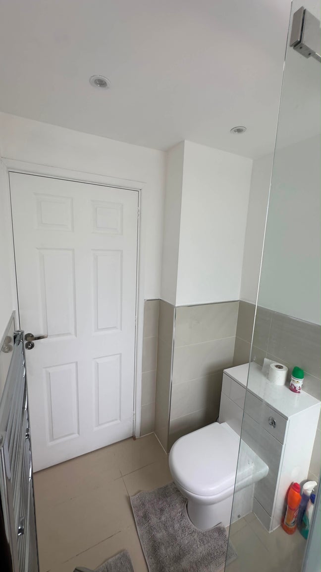 Modern double room in Romford (RM5) Main Photo