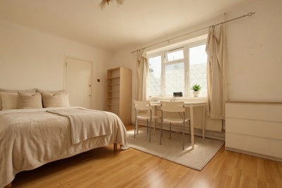 Stunning Rooms! Lovely House with Garden & Lounge Main Photo