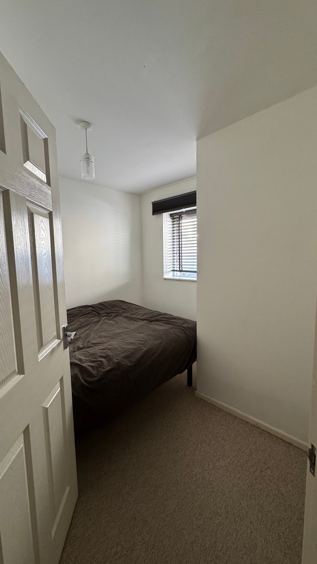 Single Bedroom in Modern 2 Bed House for Rent Main Photo