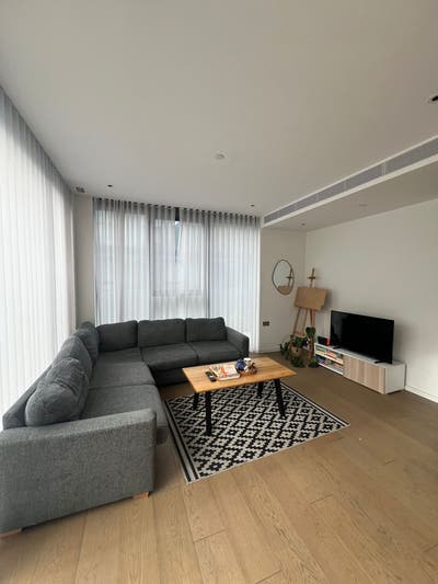 Bright room in Shoreditch - girls only Main Photo