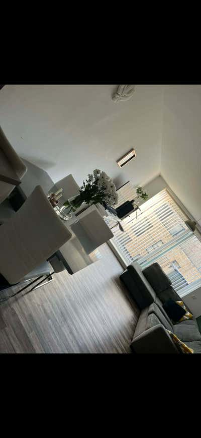 One bedroom flat furnished Campbell Wharf Main Photo