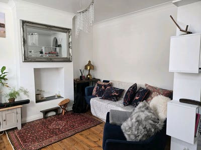 Large super king room in quiet neighborhood  Main Photo