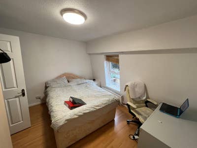 Double room close to Northern Line Main Photo