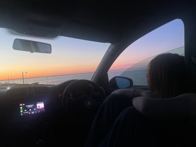 Looking for a room while a student Main Photo