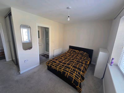 Ensuit Room Main Photo
