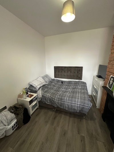 Furnished Double Room with En-Suite Main Photo