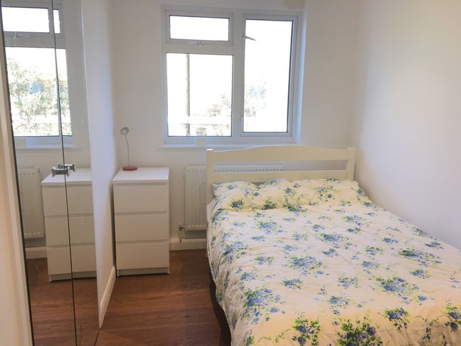 One Room in 2-bed flat 5 min from Balham Station😊 Main Photo