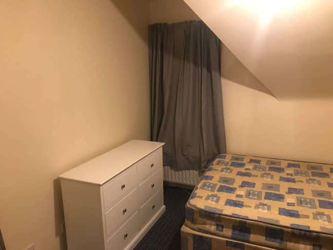 Room available August Eglantine Avenue Main Photo