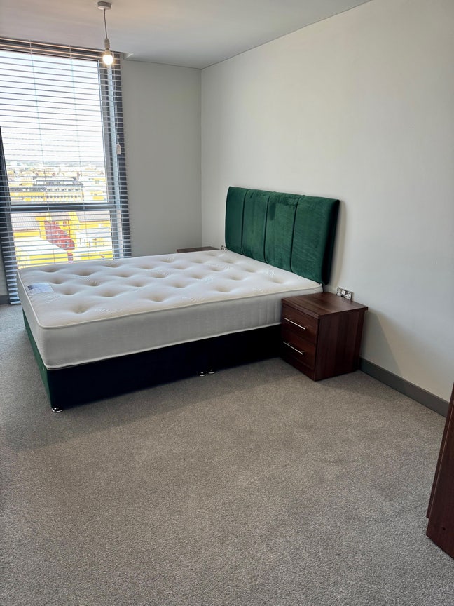 Double Room with Private Bathroom in City Centre  Main Photo