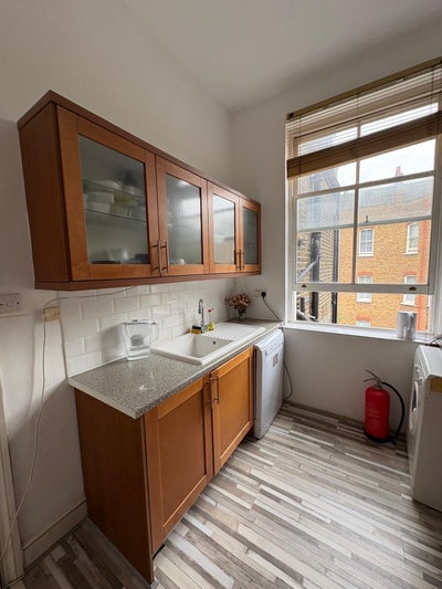Cozy Double Room in Earl’s Court Available Aug 1st Main Photo