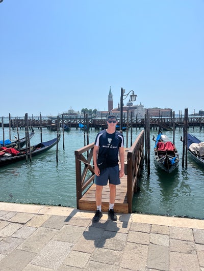 21-Year-Old physiotherapist looking for rent Main Photo