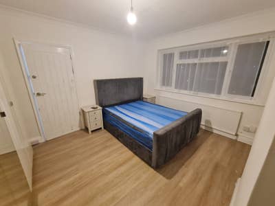 Modern Double Room – Bills Included, Elm Park Main Photo