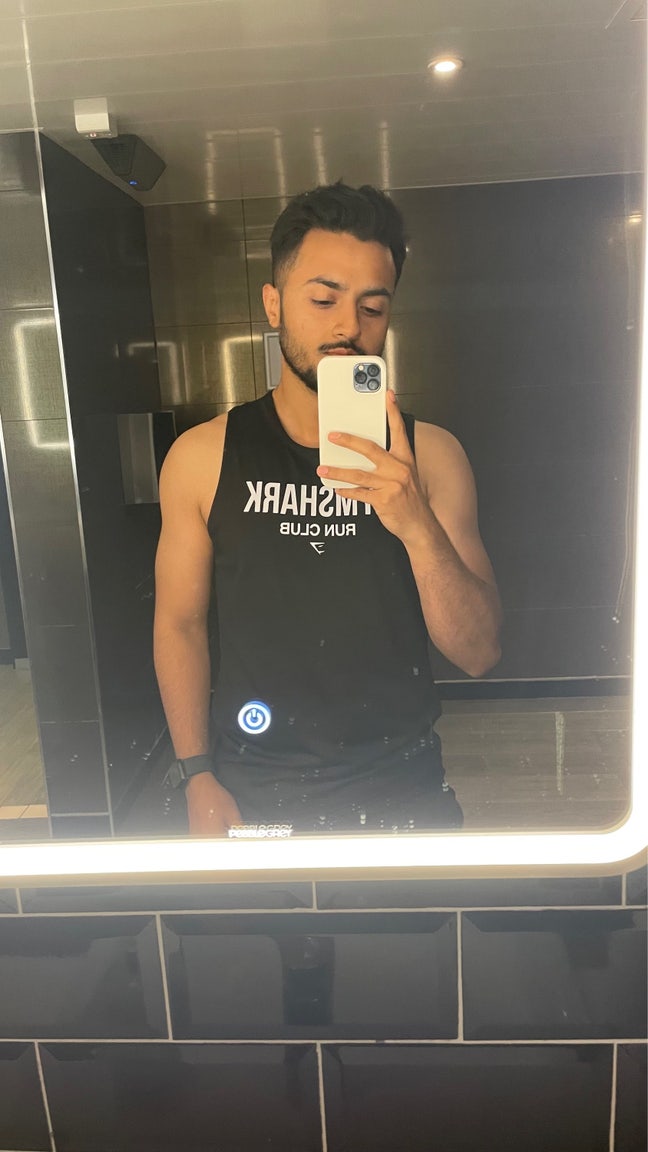 Looking for room or buddy to rent with Main Photo
