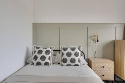 Spacious double room in friendly houseshare Main Photo