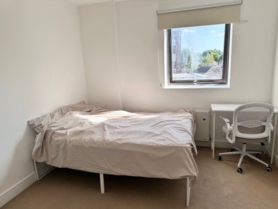 Double room with own bathroom_short let Main Photo
