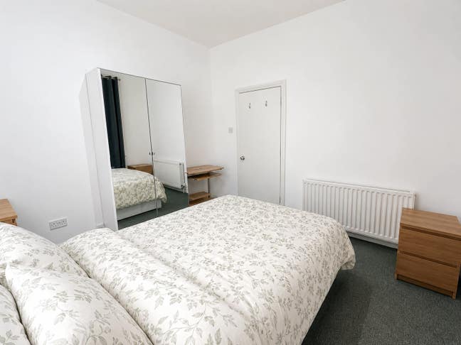 Bright Double Room in Surrey Quays  Main Photo
