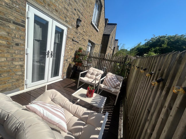 Double room in quiet street in Brixton Hill Main Photo