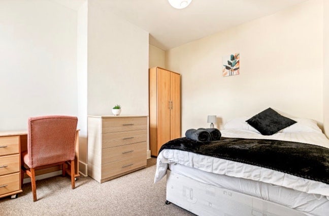 *Amazing Spacious Luxury Rooms-Great Location* Main Photo