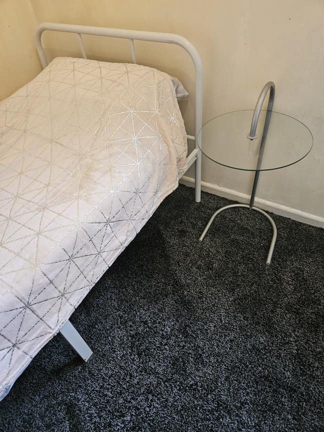 Small single bedroom to rent Main Photo