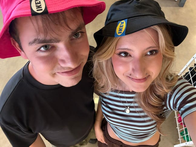 Couple looking for double room near UCA Main Photo