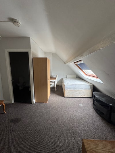 En suite room Newport np19 area Main Photo