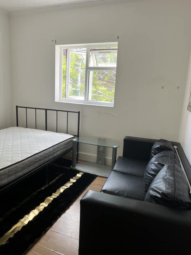Double Bedroom to rent Main Photo