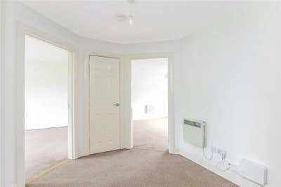 Two-Bedroom Ground Floor Flat for Rent – Parkhead Main Photo