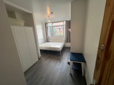     Large Double Room - Canary Wharf - &pound;750 ⭐⭐⭐⭐⭐ Main Photo