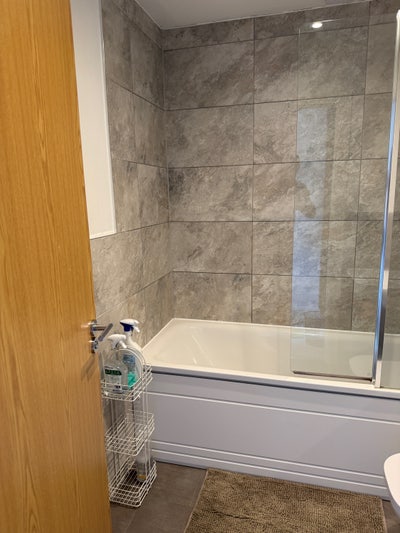 Double Room With Sole Use of Family Bathroom  Main Photo