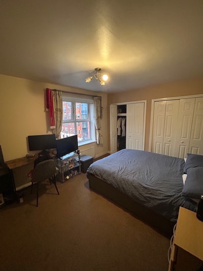 En-suite Room in Far Headingley with Balcony Main Photo