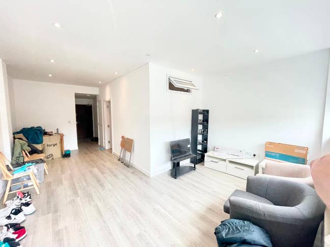 Beautiful 1 double bed New build - New Development Main Photo