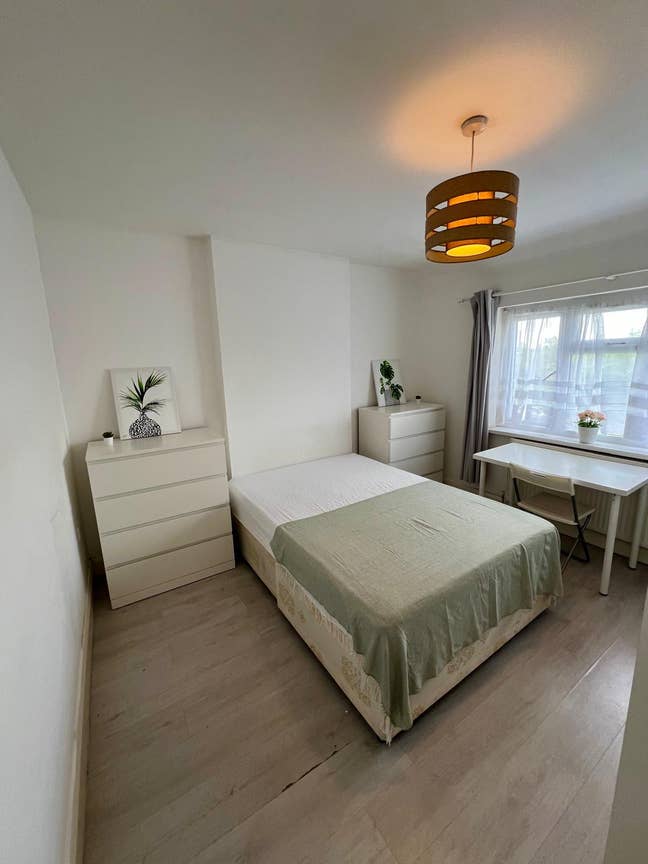 Double Room - North Circular Road@ Main Photo