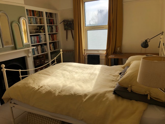 Large sunny room in characterful home Main Photo