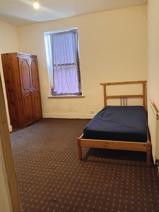 Room for rent  Main Photo