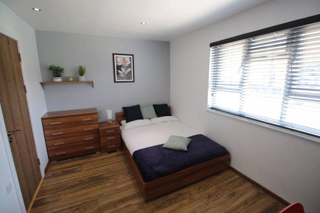 🏙️City Centre En-Suite Room | High-Speed Internet Main Photo