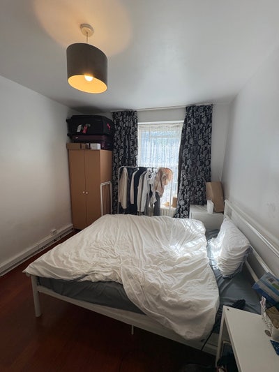 Double Bedroom in Zone 1 Main Photo